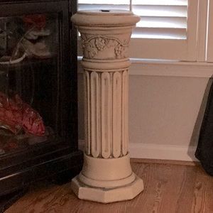 Italian ceramic Pedestal with detachable round glass top